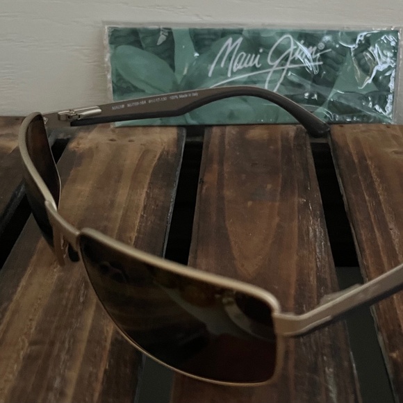 Maui Jim BACKSWING Polarized Sunglasses 709-16A Gold/Bronze Glass MSRP $349 New - Picture 3 of 16